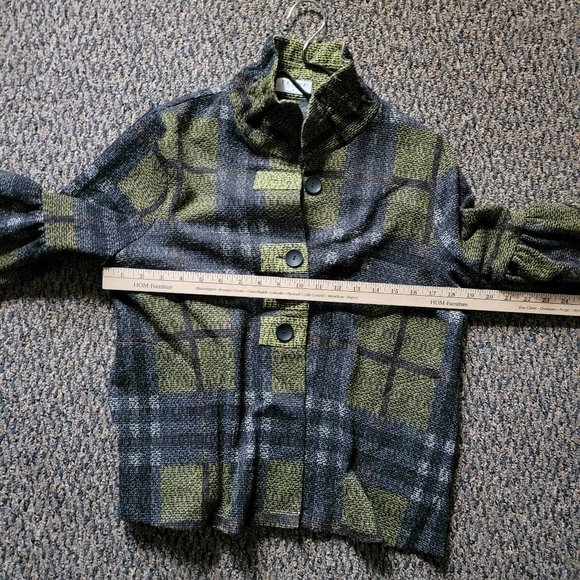 Terra SJ Apparel plaid 3/4 bell sleeves blazer Size Medium - Picture 10 of 13
